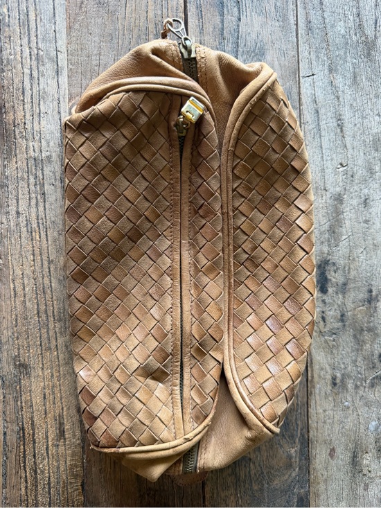 Bottega Veneta Handbags - Bottega Veneta Woven Leather Zip Pouch in Tan, UNISEX/ Men’s Toiletry Bag.